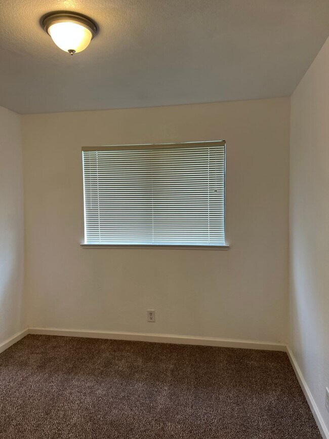 Building Photo - Coming Soon! Great home in Rio Linda, 4+2, vaulted ceilings, 2 car garage