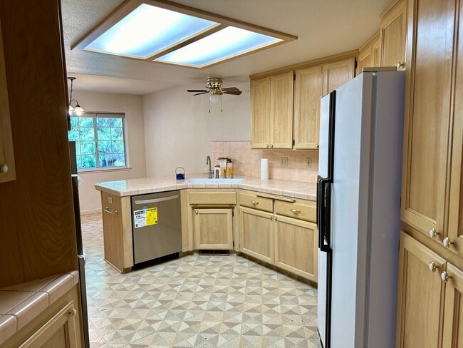 Building Photo - Downtown Nevada City Home Walking Distance...