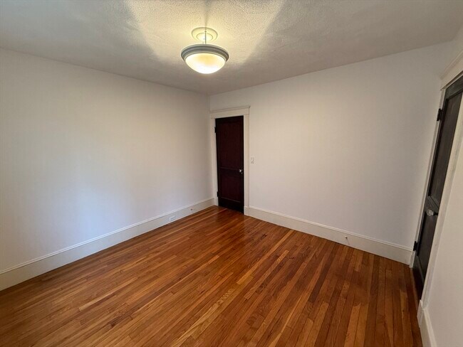 Building Photo - 68 Templeton Pkwy