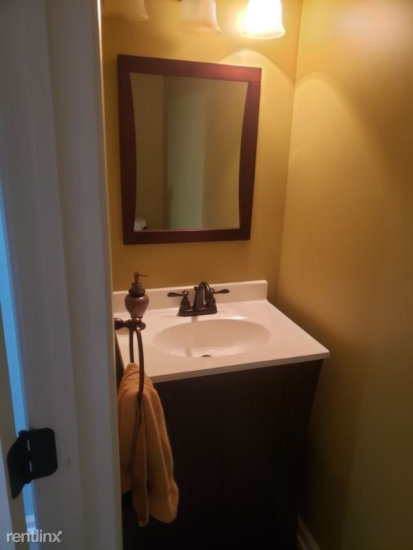 Building Photo - 3 br, 3 bath Townhome - 21 Patcong Dr