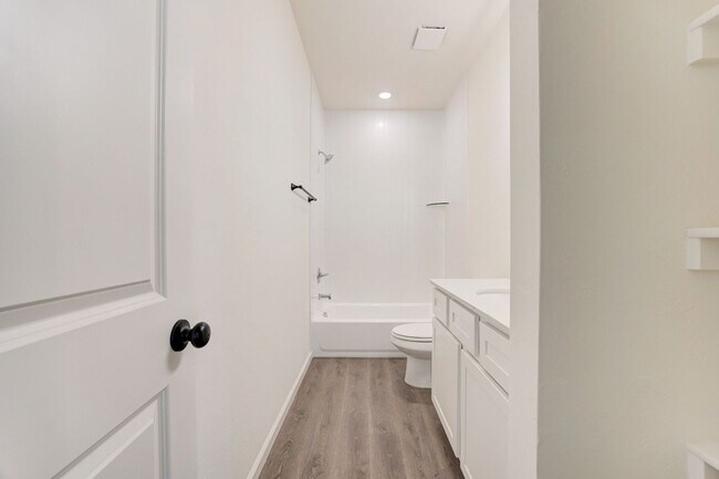 Building Photo - New Construction-Never Lived in Duplex, Pe...