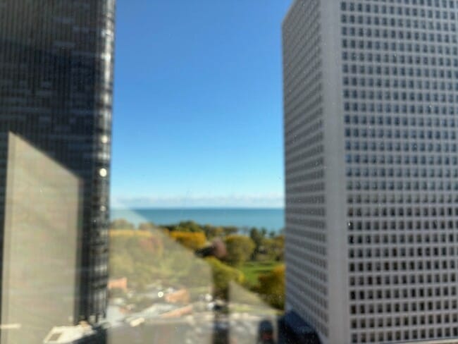 Building Photo - 5320 N Sheridan Rd