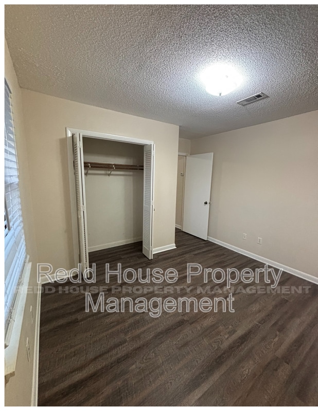Building Photo - 105 Gunter Ln