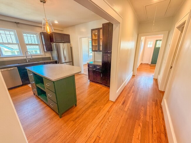 Building Photo - 11 Perry Rd