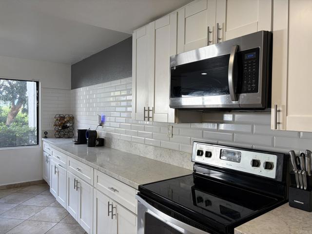 Building Photo - 1691 Melrose Ave