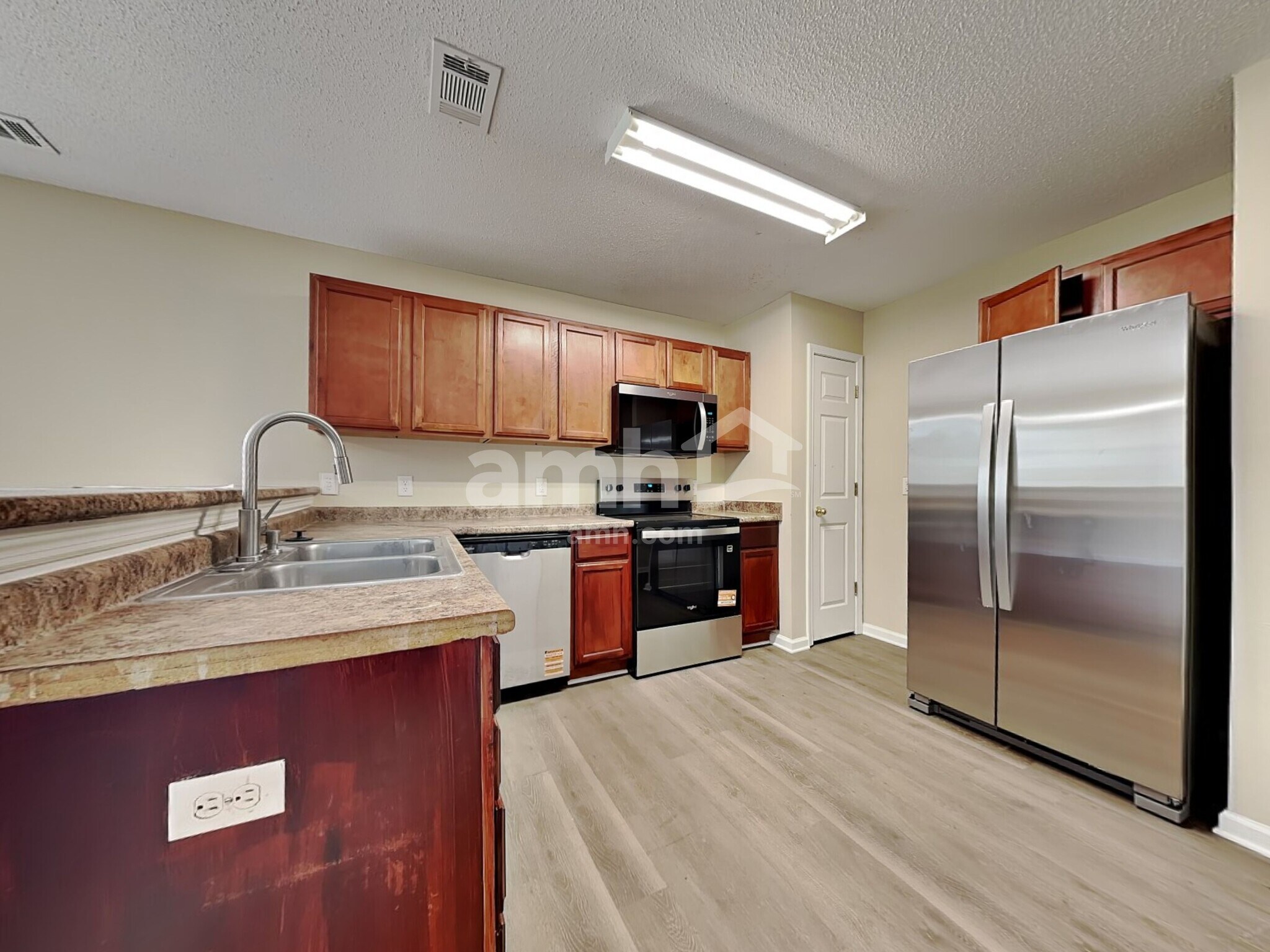 Building Photo - 15 Beacon Ln