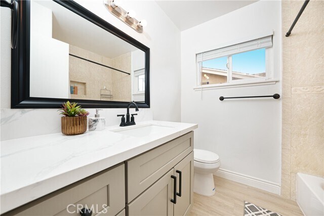Building Photo - 895 Altura Way