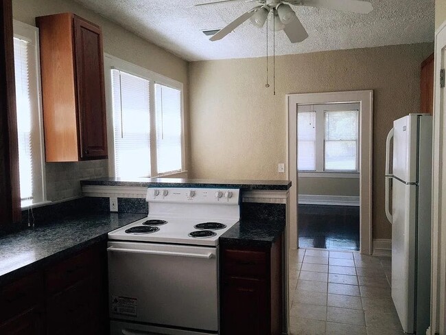 Building Photo - 4718 Ramona Blvd