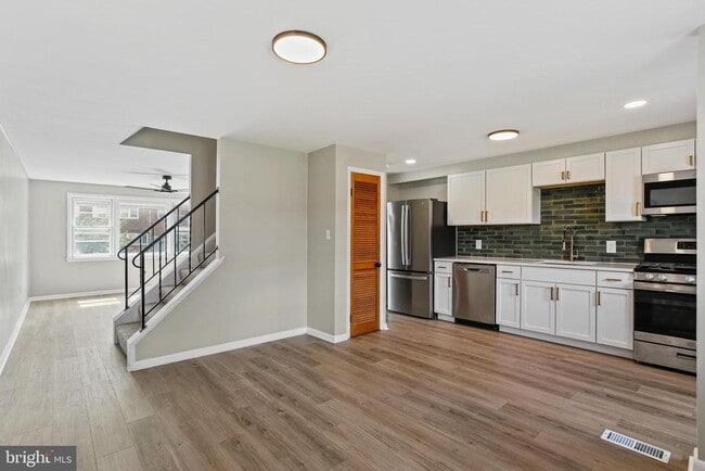 Building Photo - 934 Circle Dr