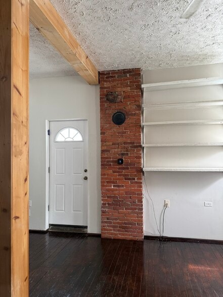 Building Photo - 2071 Fulton Rd