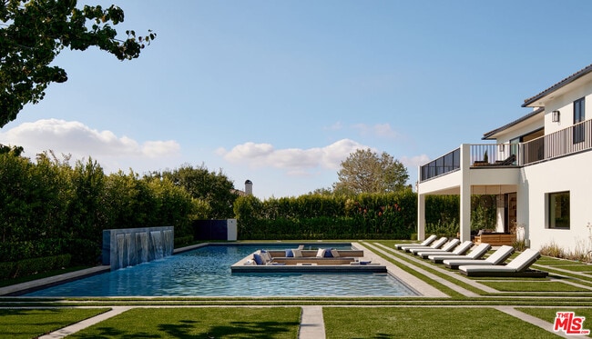 Building Photo - 25242 Prado Del Grandioso