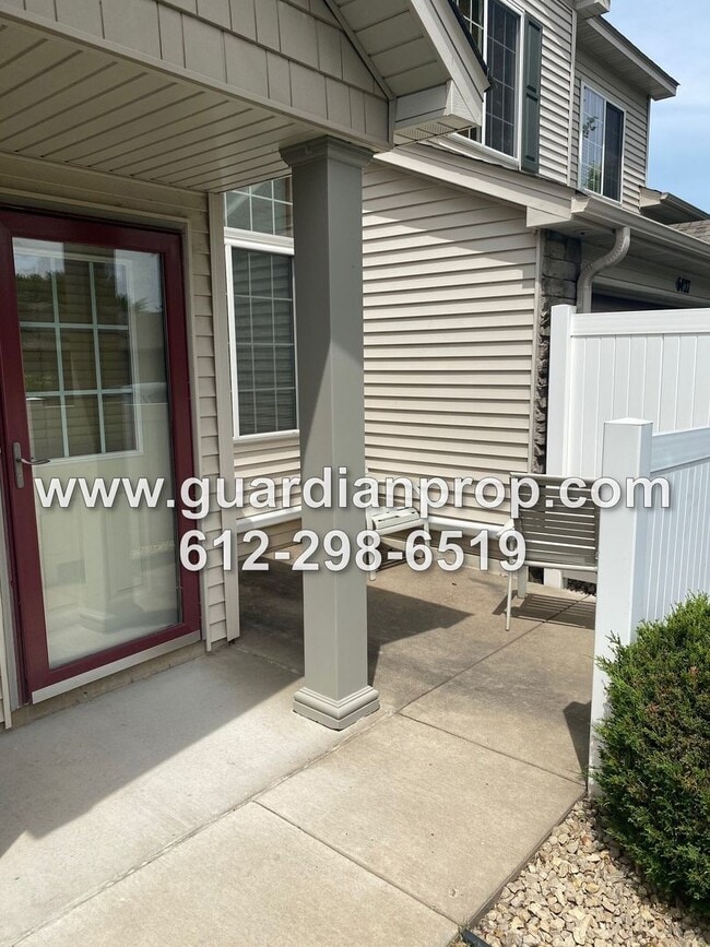 Building Photo - Lino Lakes Townhouse Available June 1, Open Floor Plan, Vaulted Ceilings, Fireplace, Loft, 2 Car ...