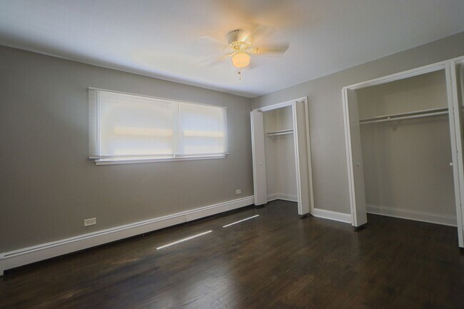 Building Photo - Modern Condo Living in Secure, Gated Commu...
