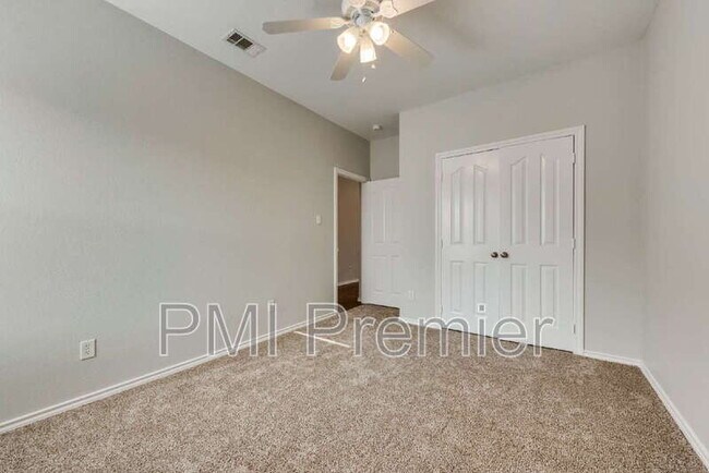 Building Photo - 5832 Center Ridge Dr
