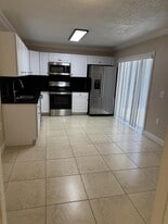Building Photo - 915 9th Way