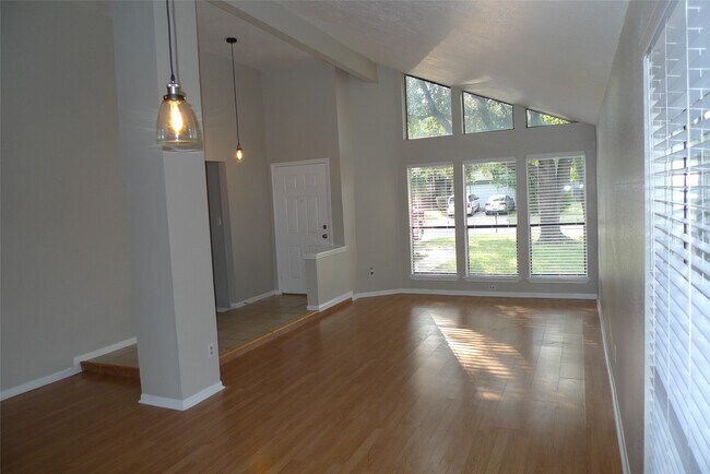 Building Photo - 7015 Caladero Dr