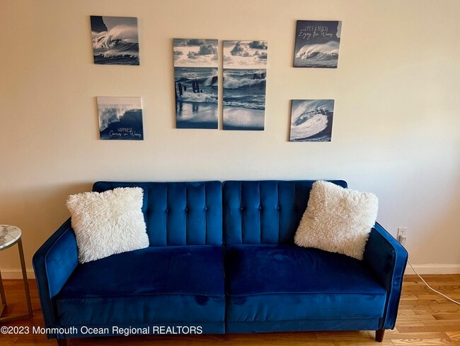 Building Photo - 304 4th Ave