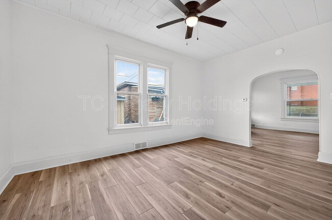 Building Photo - 1409 Hamill Ave