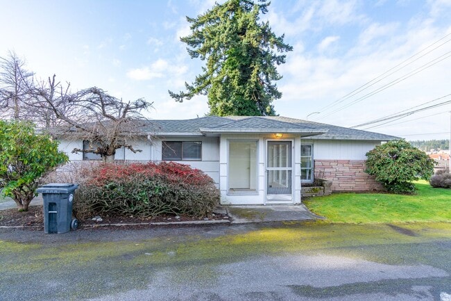 Building Photo - Single Family 2 bedroom 1 Bath Home