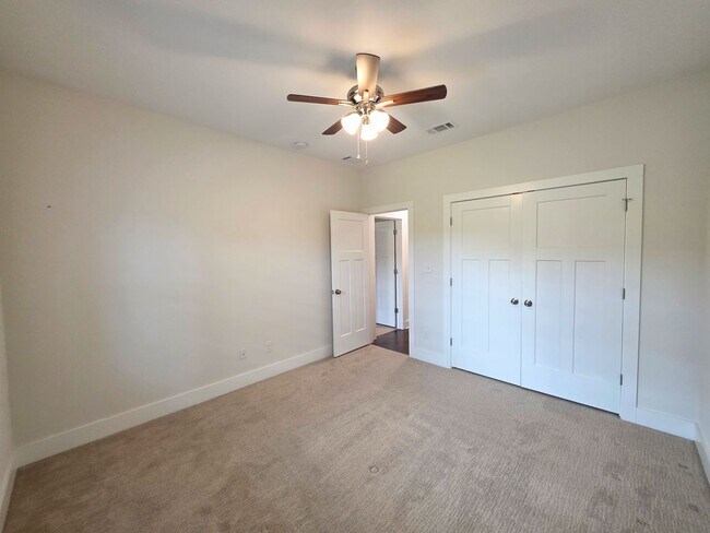 Building Photo - 4570 Omaha Dr