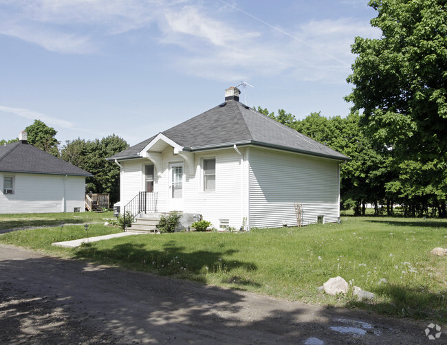 Building Photo - 1894-1895 Wayside Park