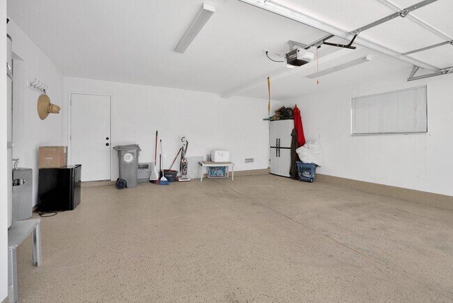 Building Photo - 41071 Preston Trail