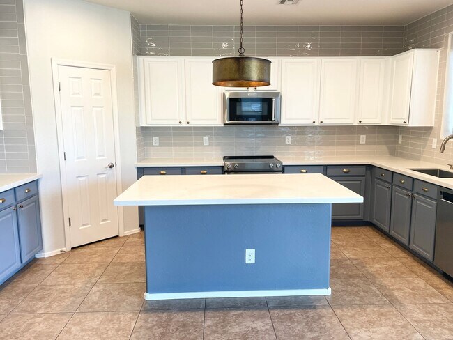 Building Photo - Upgraded Two Story Home In Power Ranch! To...
