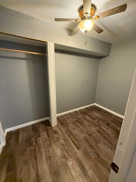Building Photo - 319 E Van Buren St