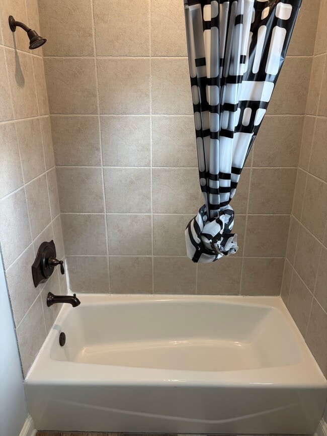 Building Photo - 34 Cobblestone Ct