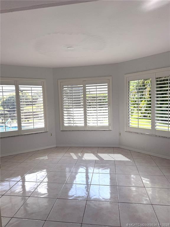 Building Photo - 1998 NE Ginger Terrace