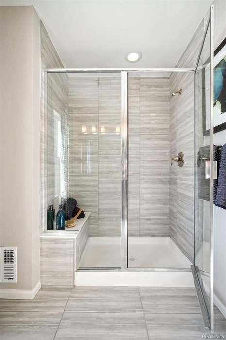 Building Photo - 6457 N Ceylon St