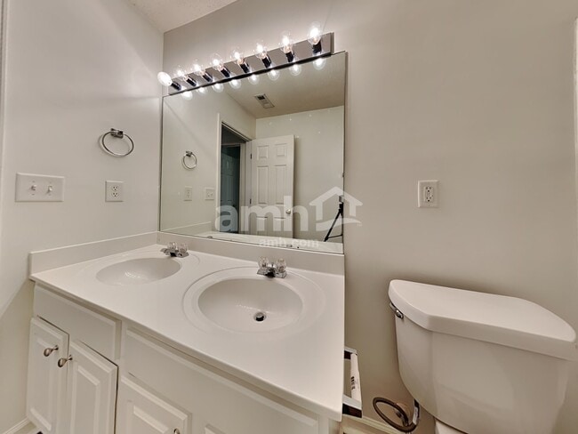 Building Photo - 349 Burdock Trce