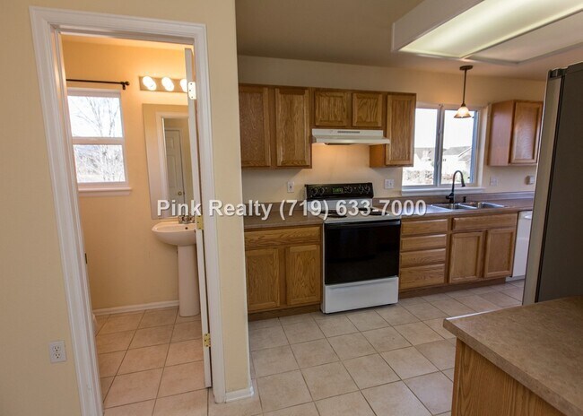 Building Photo - 985 Ridgebury Pl