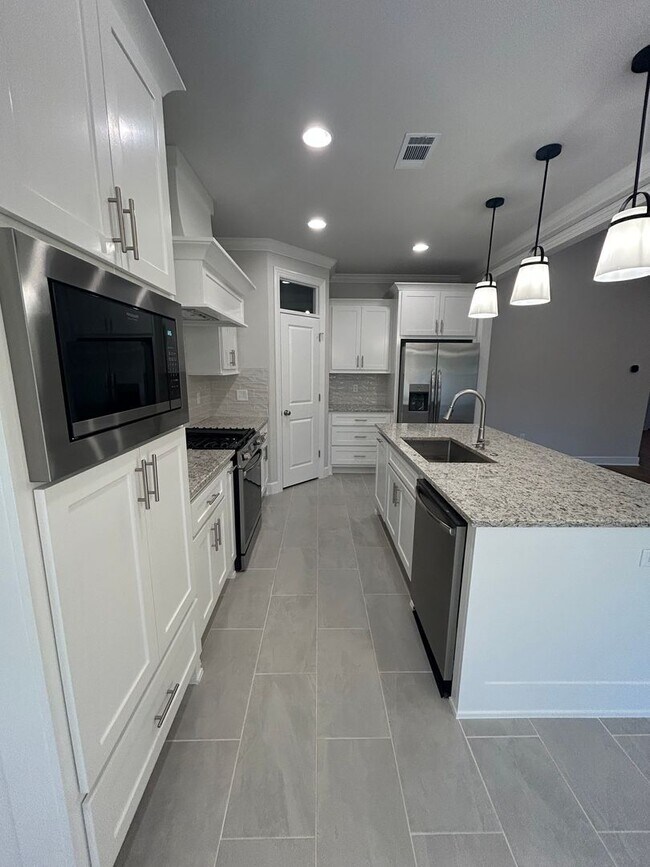 Building Photo - Beautiful Bentonville Home! 4 Bedrooms, 2....