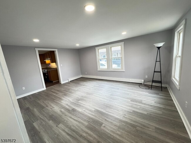 Building Photo - 606 Hardyston Ville Rd