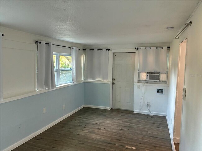 Building Photo - 3625 2nd Ave S