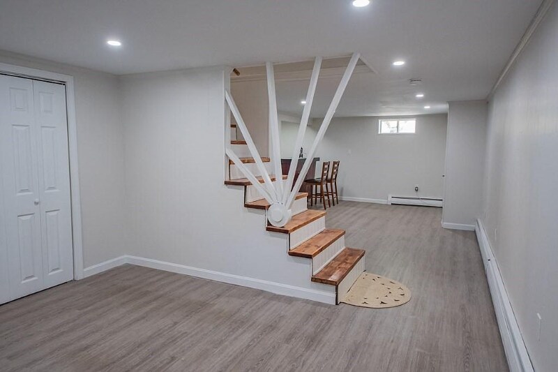 Building Photo - 9 App Ct