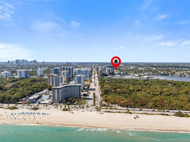 Building Photo - 2555 NE 11th St