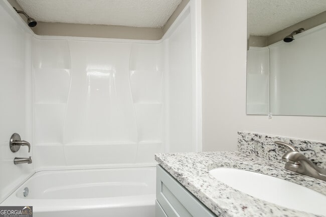 Building Photo - 4207 New Towne Dr