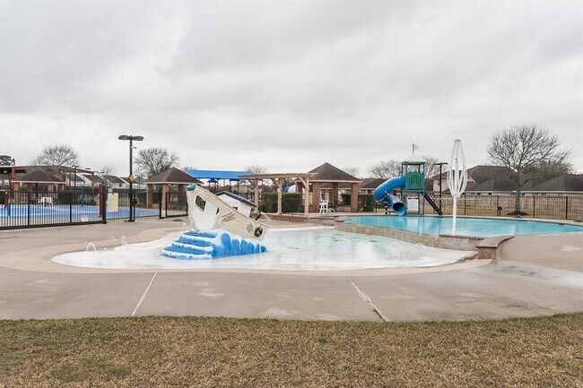 Building Photo - 26123 Flinton Dr