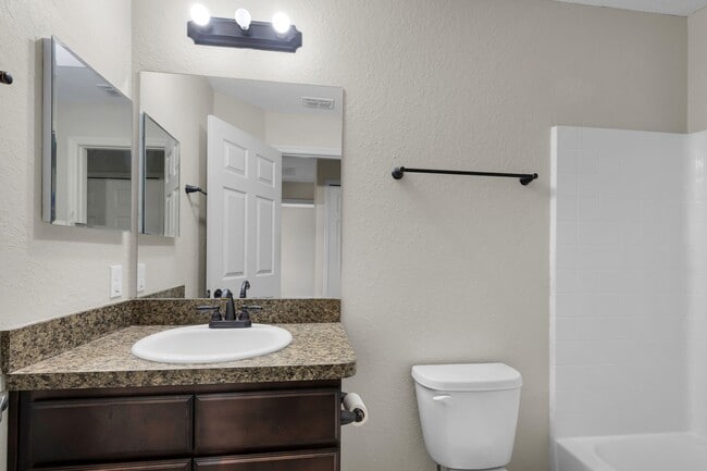 Building Photo - 3/2 Rental South of Ocala!