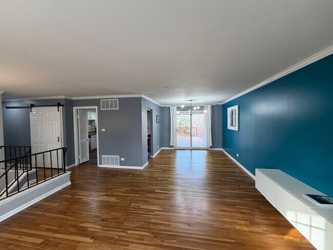 Building Photo - 1200 Glen Ln