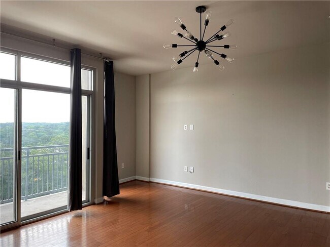 Building Photo - 711 Cosmopolitan Dr NE