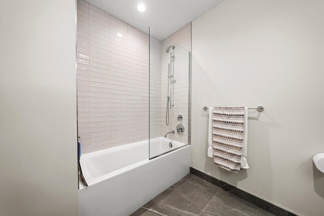 Building Photo - 366 W Superior St