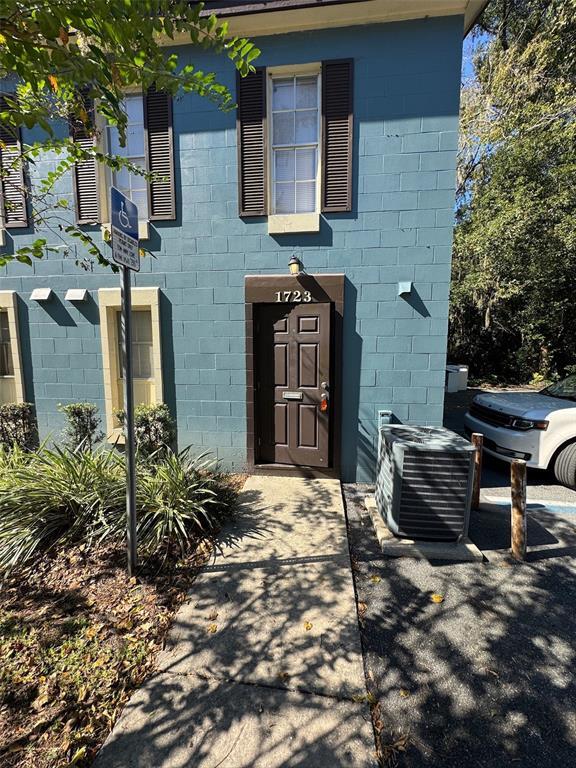 Building Photo - 1723 NE 2nd St