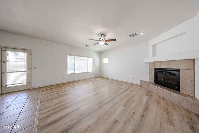 Building Photo - 17435 W Saguaro Ln