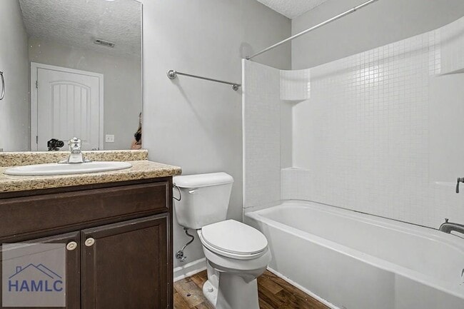 Building Photo - 976 Oak Crest Dr