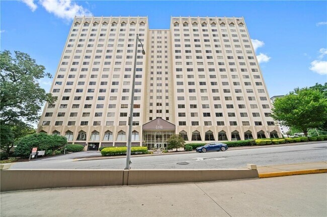 Building Photo - 2479 Peachtree Rd NE