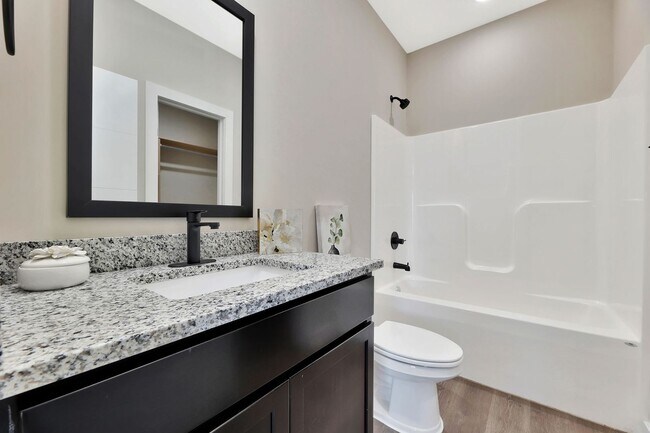 Building Photo - 5409-11 Bressler Dr