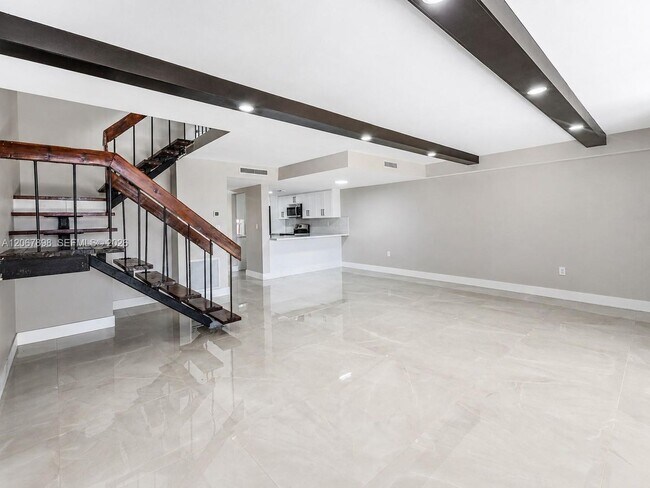Building Photo - 14124 Kendale Lakes Cir